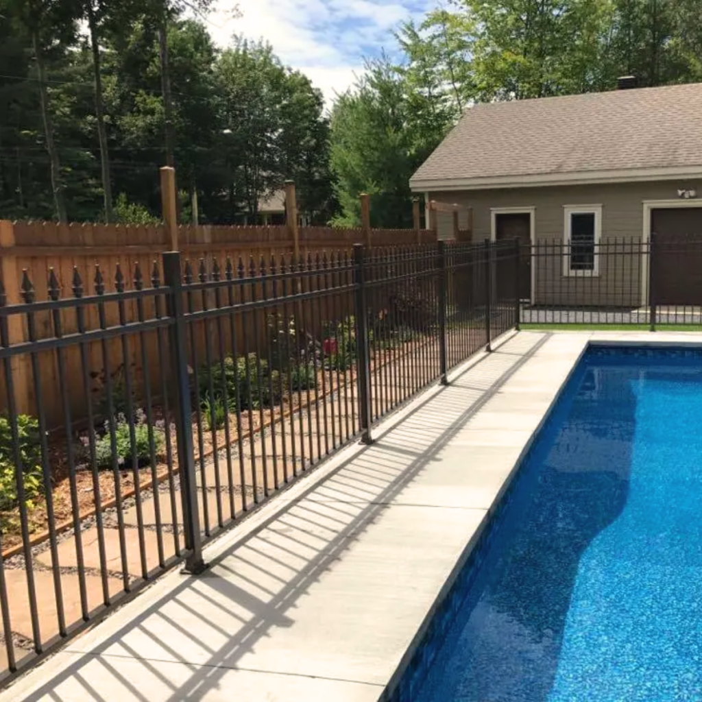cloture pour piscine par patio & terrasse 2000 à Drummondville